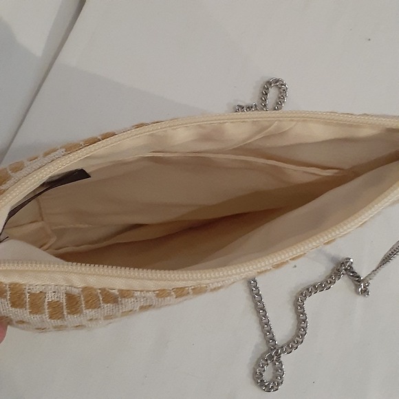 Small Women's Fabric‎ Pouch Purse with Silver Crossbody Chain Geometric Pattern - Picture 6 of 7